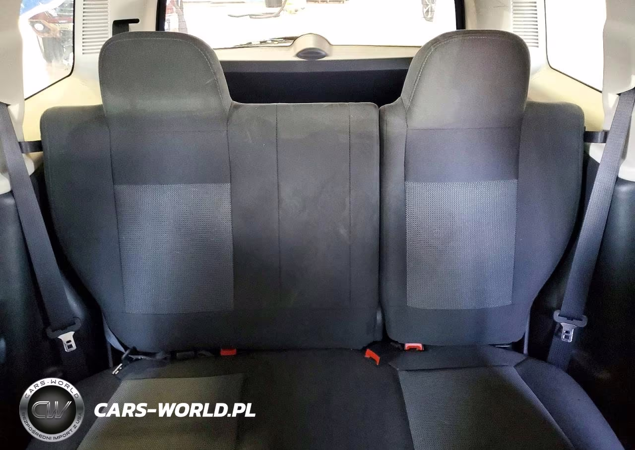 2016 Jeep Patriot Sport VIN:1C4NJPBA2GD687860 - 10