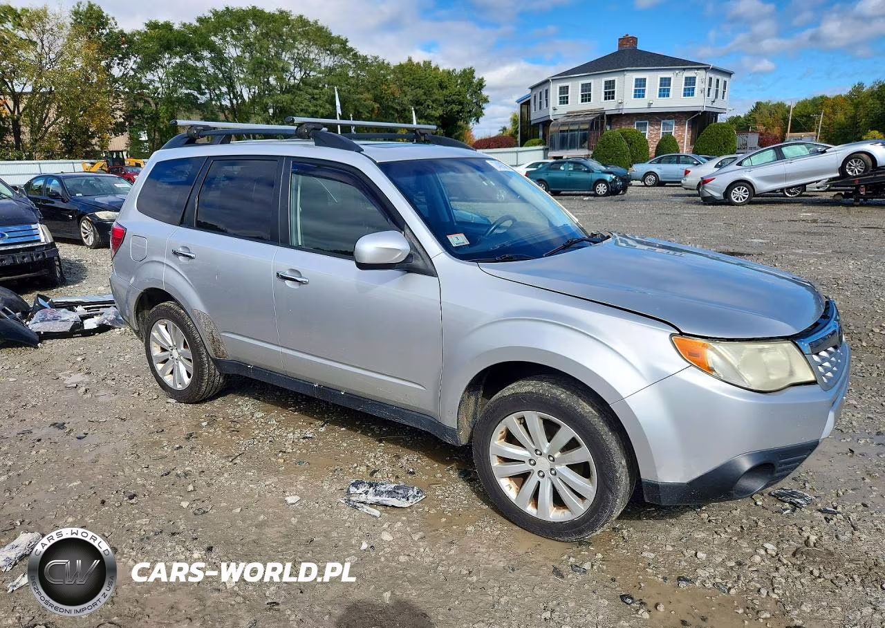 2011 Subaru Forester 2.5X Premium VIN:JF2SHADC1BH761203 - 4