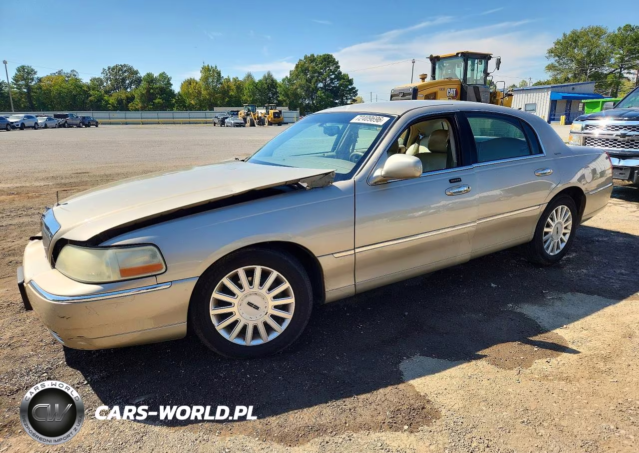 2004 Lincoln Town Car Executive