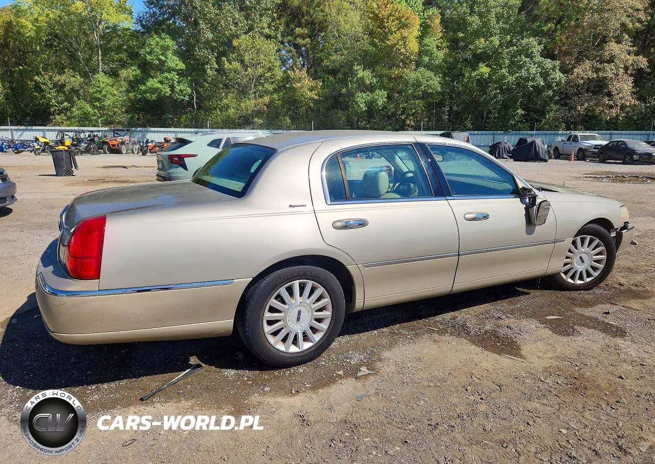 2004 Lincoln Town Car Executive VIN:1LNHM81W84Y635303 - 3