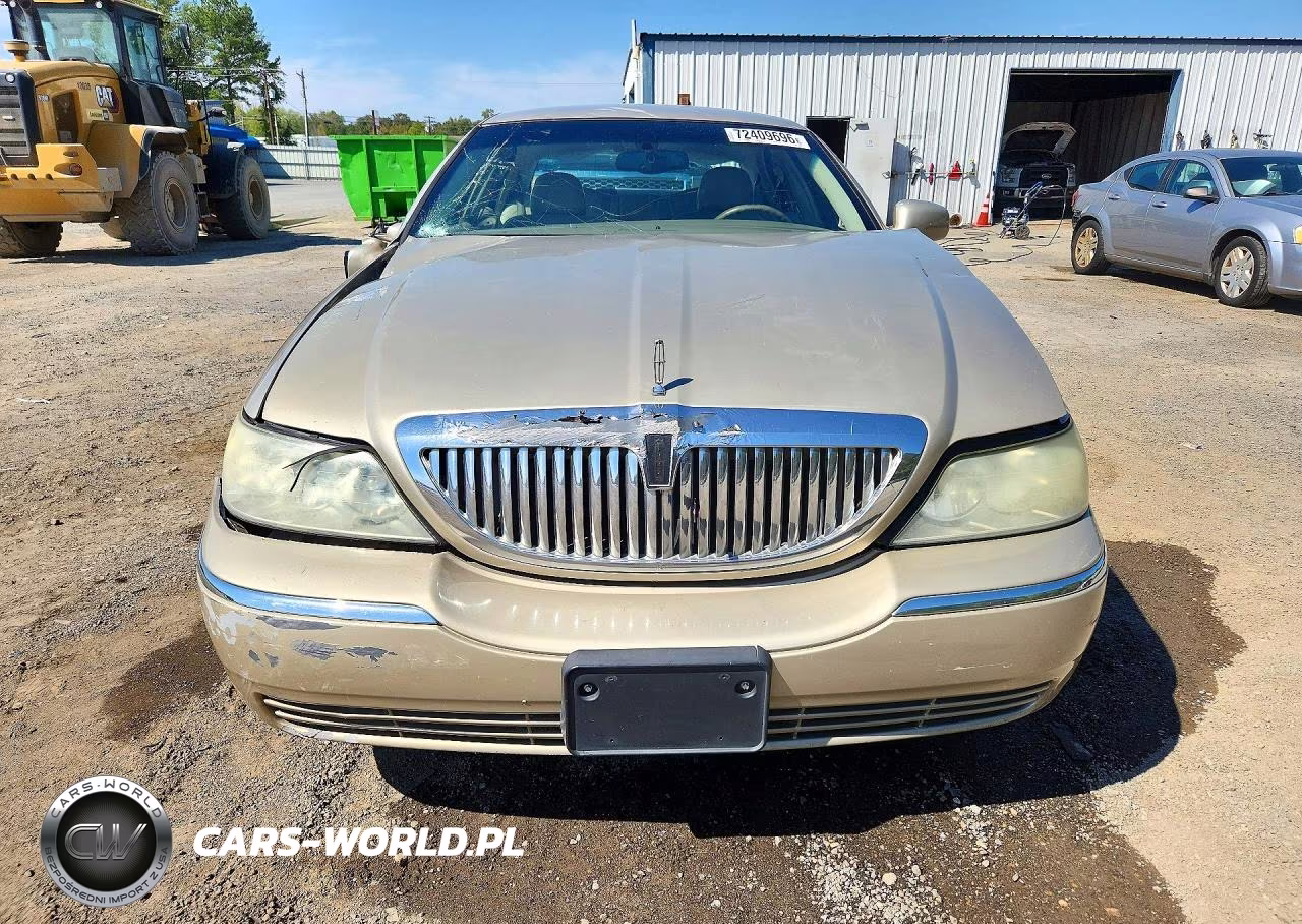2004 Lincoln Town Car Executive VIN:1LNHM81W84Y635303 - 5