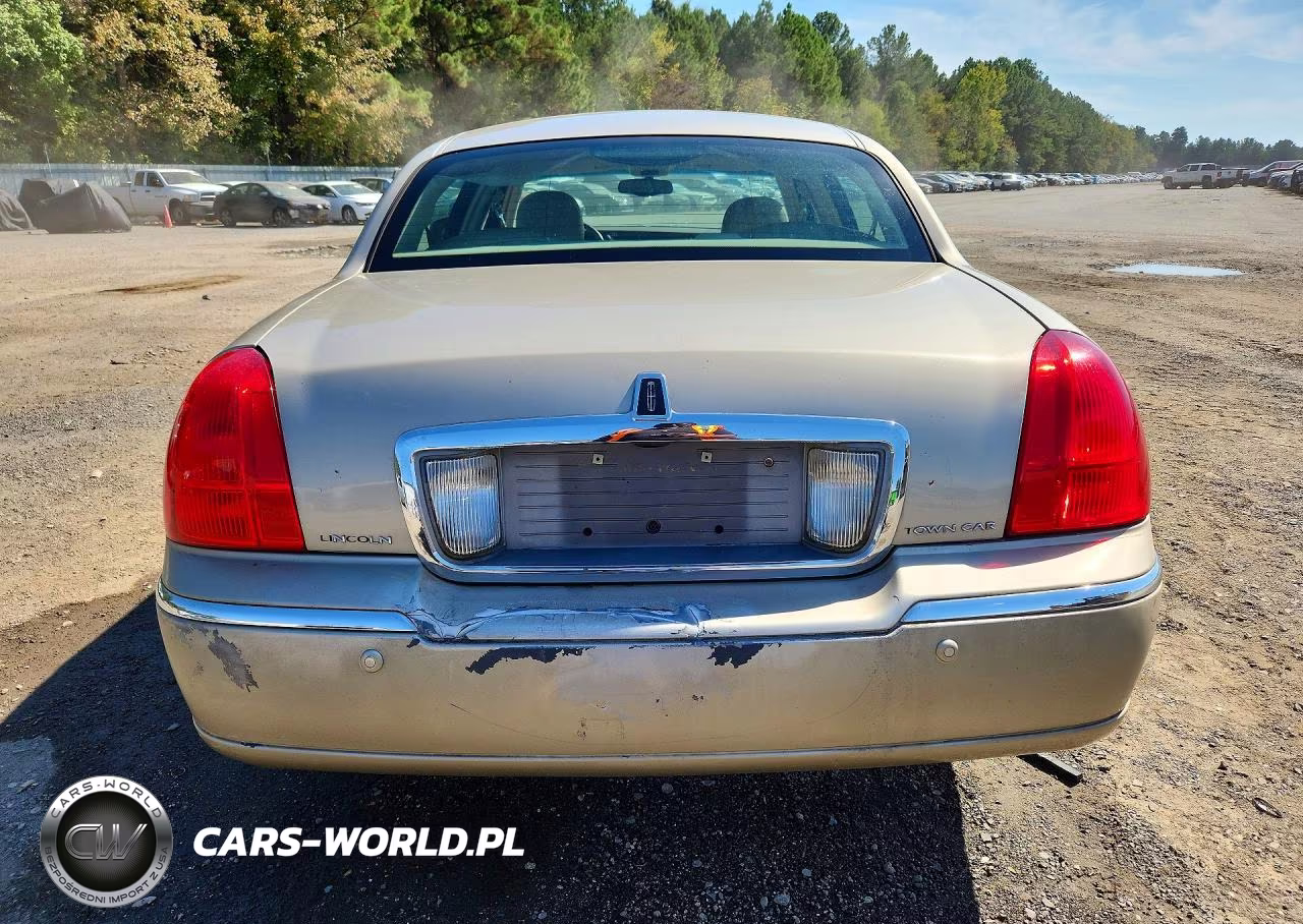 2004 Lincoln Town Car Executive VIN:1LNHM81W84Y635303 - 6