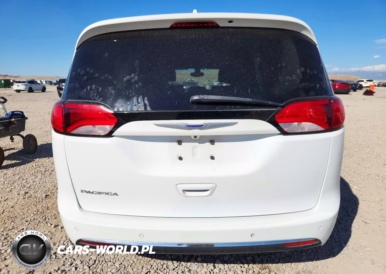 2019 Chrysler Pacifica Touring L VIN:2C4RC1BG1KR539783 - 6