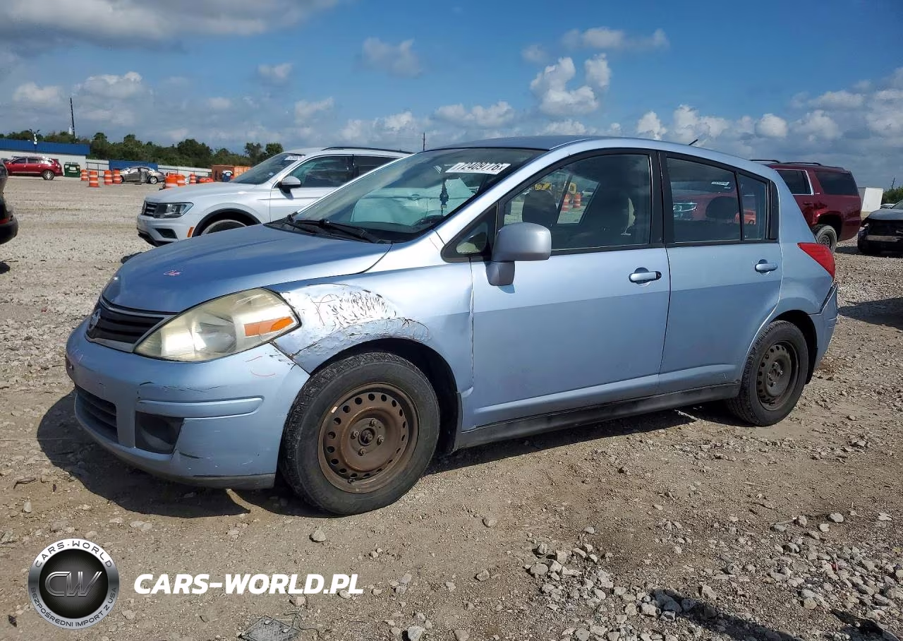2010 Nissan Versa 1.8 S – zdjęcie 1 z 12