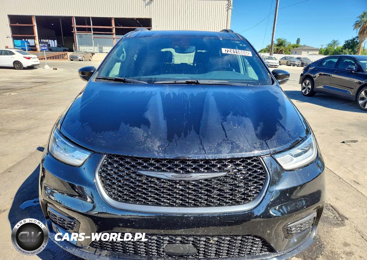 2025 Chrysler Pacifica Limited VIN:2C4RC1GG2SR537582 - 5