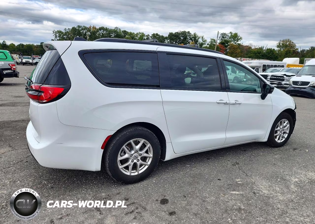 2026 Chrysler Pacifica Select VIN:2C4RC1BG7TR280363 - 3