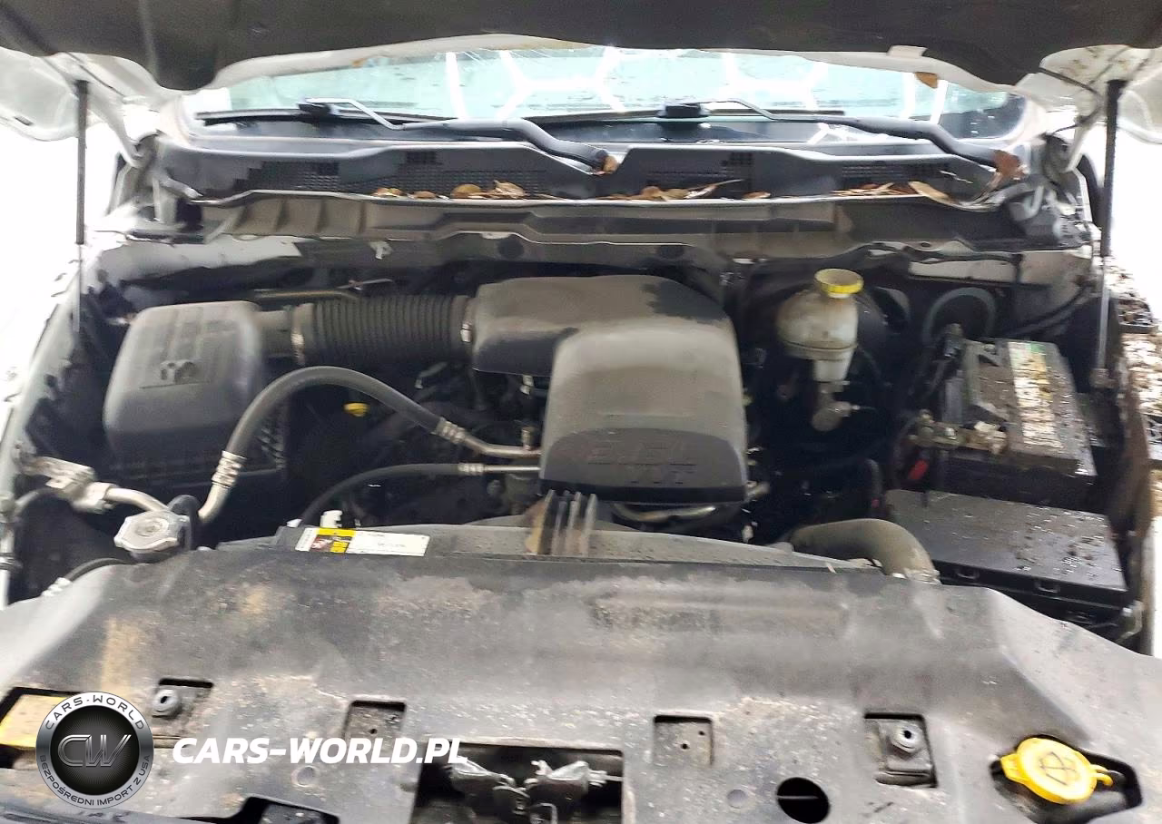 2023 Ram 1500 Classic Tradesman VIN:3C6JR6DG1PG639683 - 11