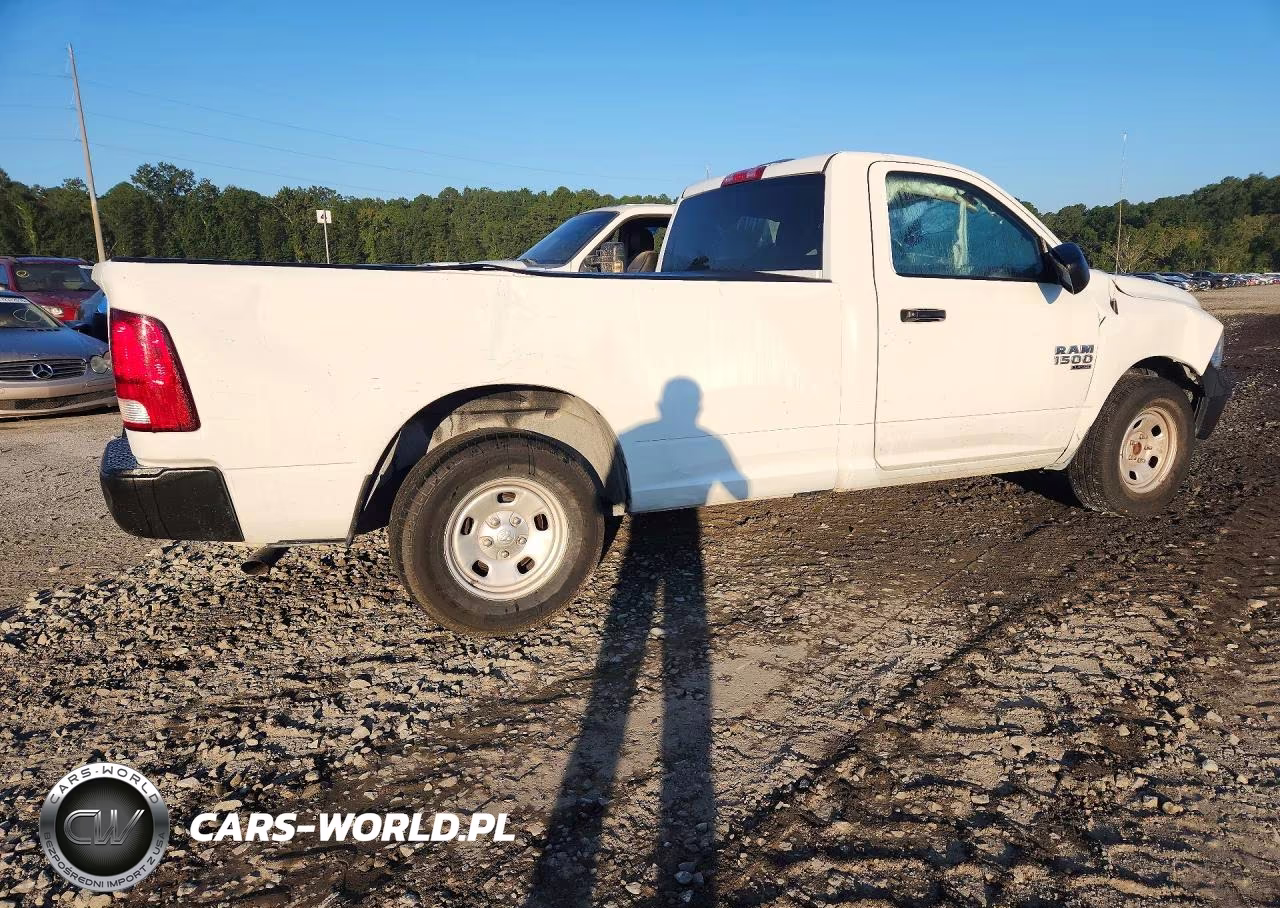 2023 Ram 1500 Classic Tradesman VIN:3C6JR6DG1PG639683 - 3