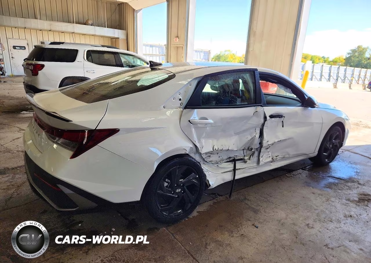 2026 Hyundai Elantra Sel Sport VIN:KMHLM4DG8TU250434 - 3