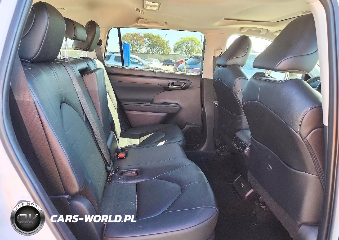 2025 Toyota Highlander Xle VIN:5TDKDRAH8SS556787 - 11