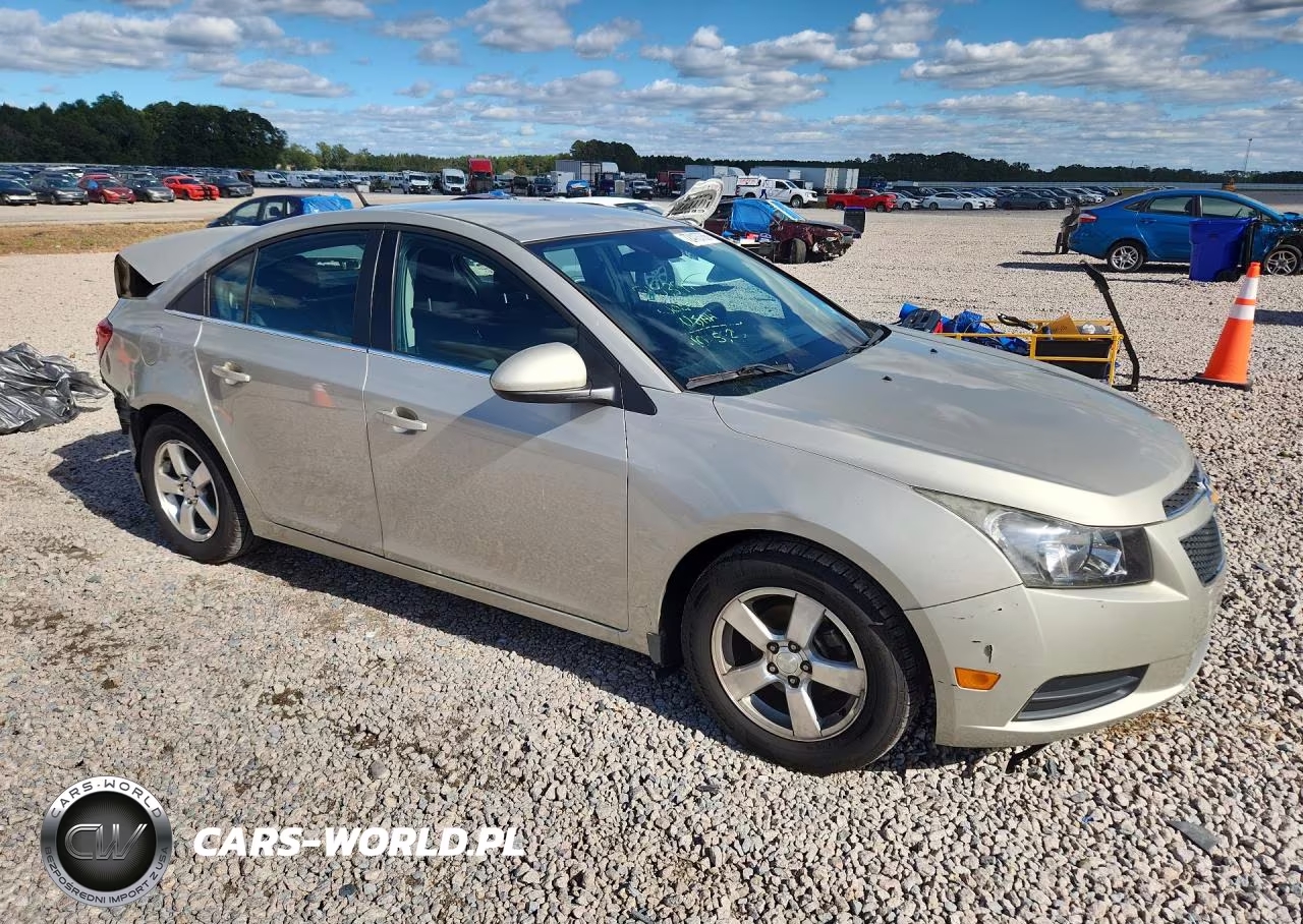2014 Chevrolet Cruze Lt VIN:1G1PC5SB3E7245979 - 4
