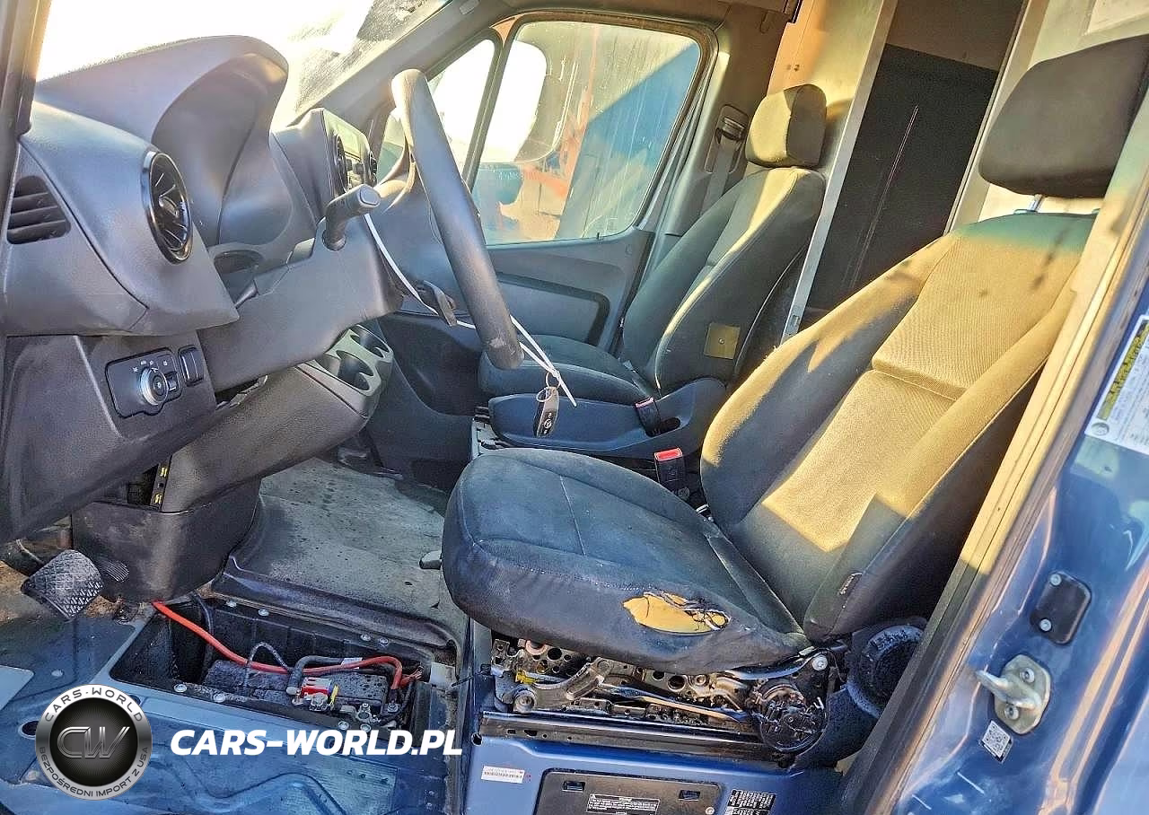 2019 Mercedes-Benz Sprinter 2500-3500 VIN:WD4PF0CDXKT004656 - 7