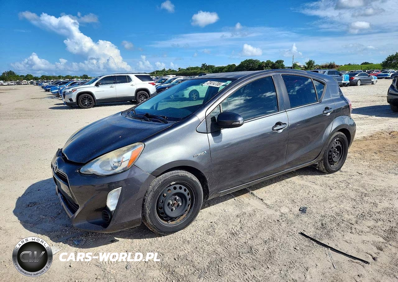 2015 Toyota Prius C Two
