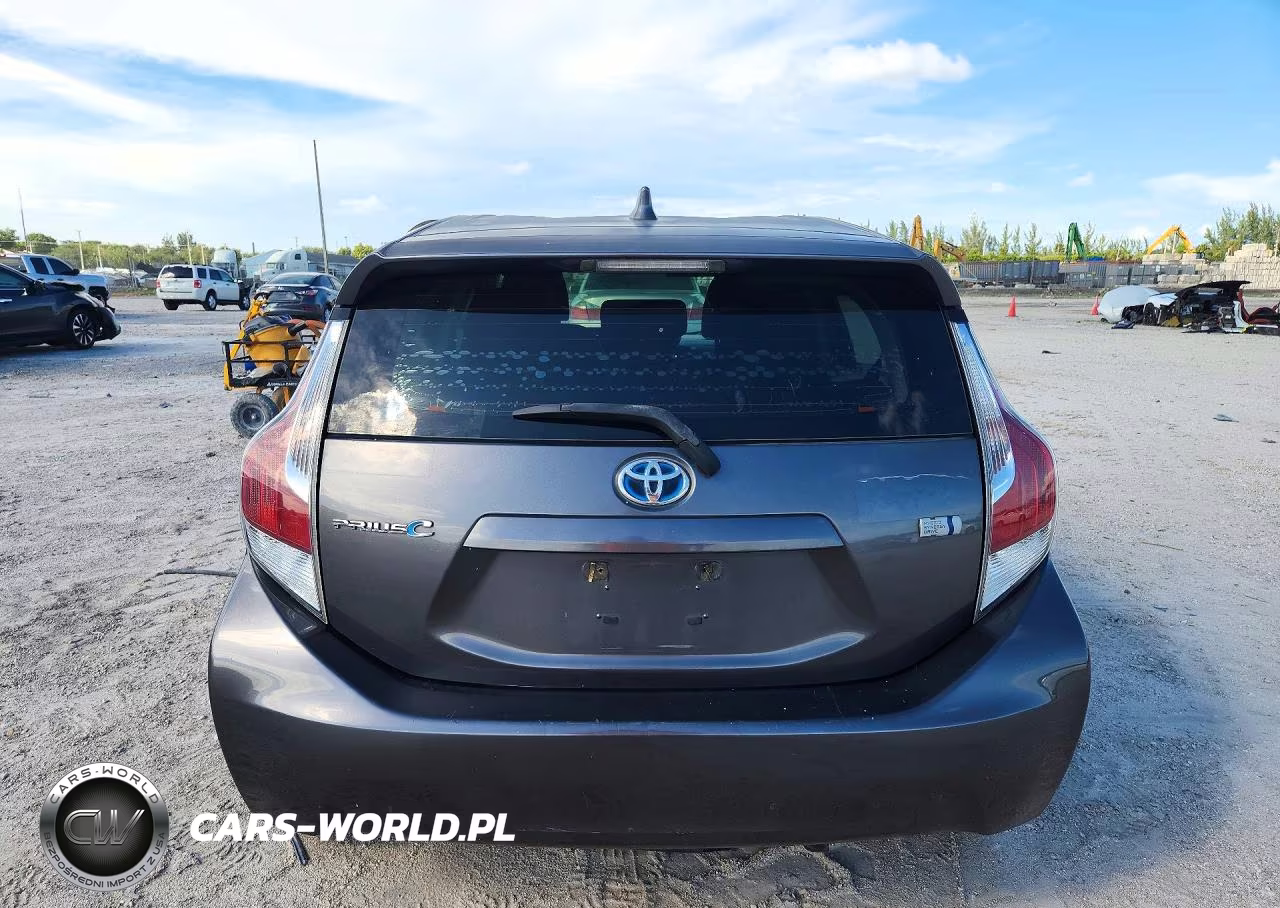 2015 Toyota Prius C Two VIN:JTDKDTB37F1586396 - 6