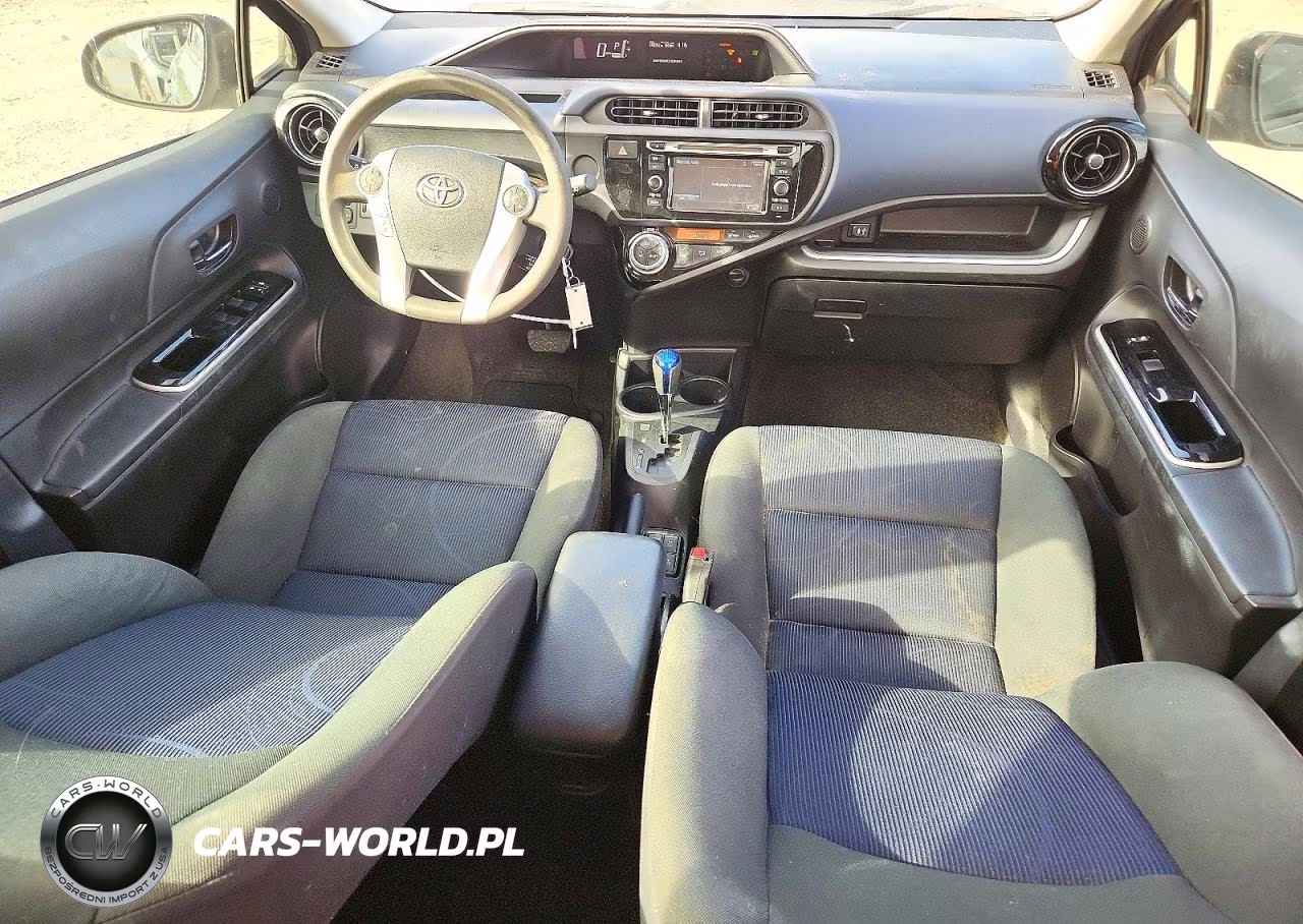 2015 Toyota Prius C Two VIN:JTDKDTB37F1586396 - 8
