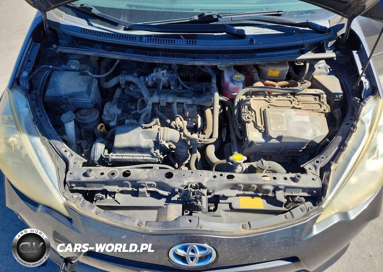 2012 Toyota Prius C Three VIN:JTDKDTB33C1008016 - 11