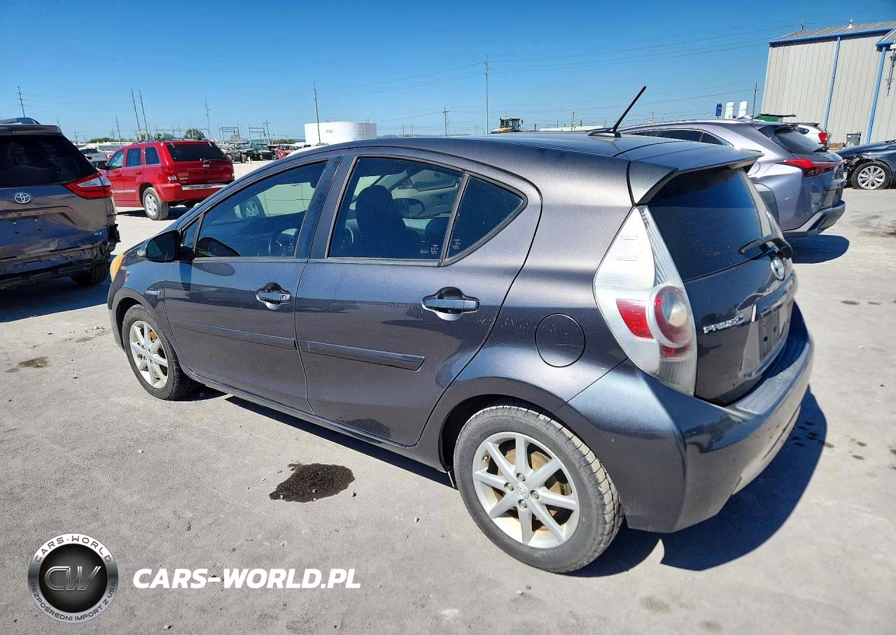 2012 Toyota Prius C Three VIN:JTDKDTB33C1008016 - 2
