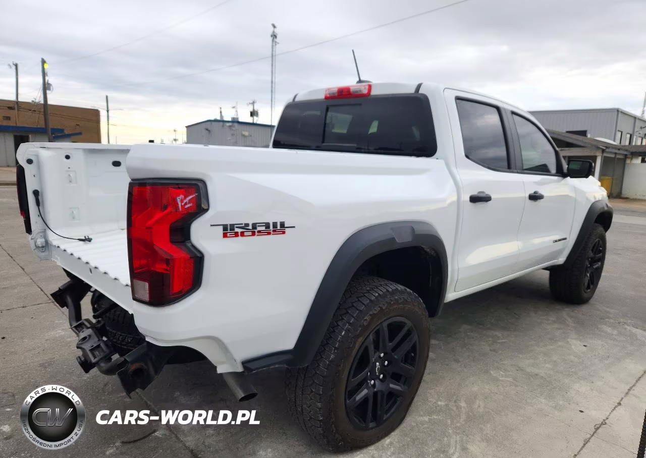 2024 Chevrolet Colorado 4Wd Trail Boss VIN:1GCPTEEKXR1321385 - 3