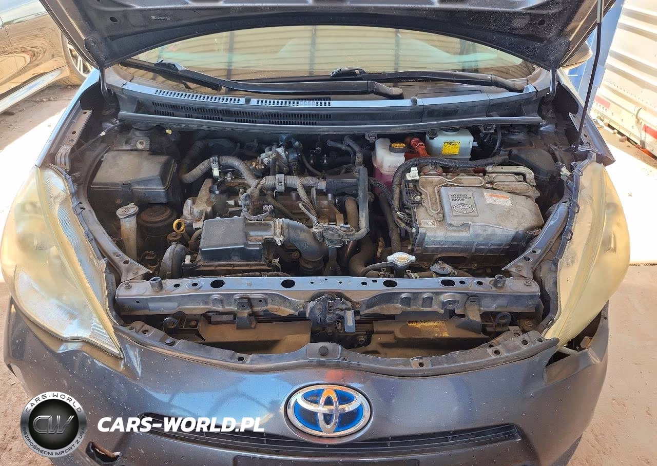 2014 Toyota Prius C One VIN:JTDKDTB3XE1072332 - 11