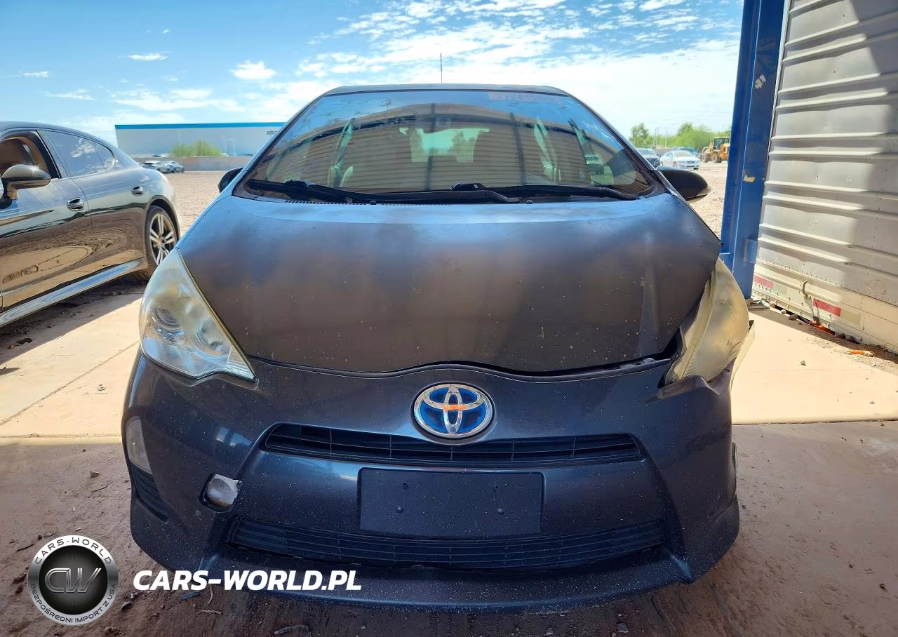 2014 Toyota Prius C One VIN:JTDKDTB3XE1072332 - 5