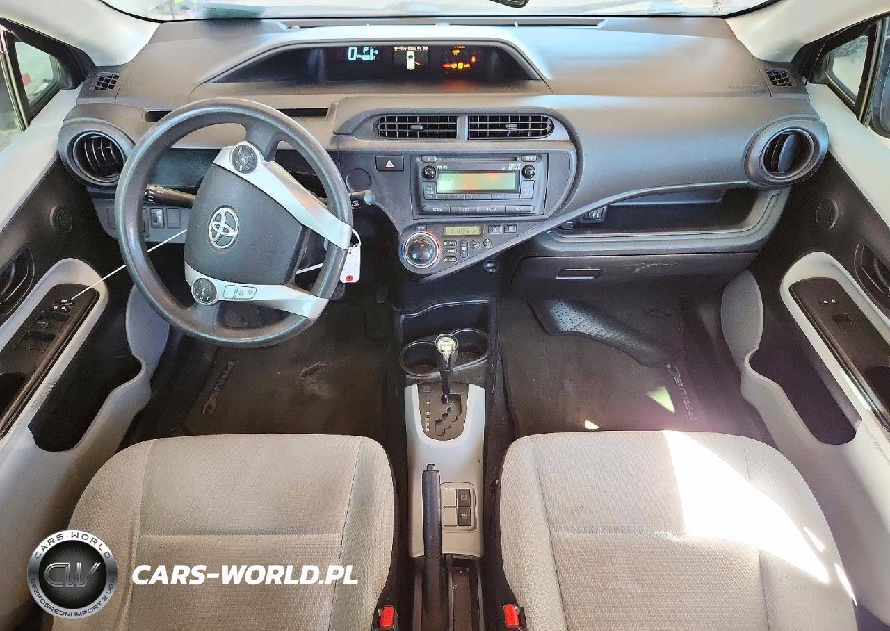 2014 Toyota Prius C One VIN:JTDKDTB3XE1072332 - 8
