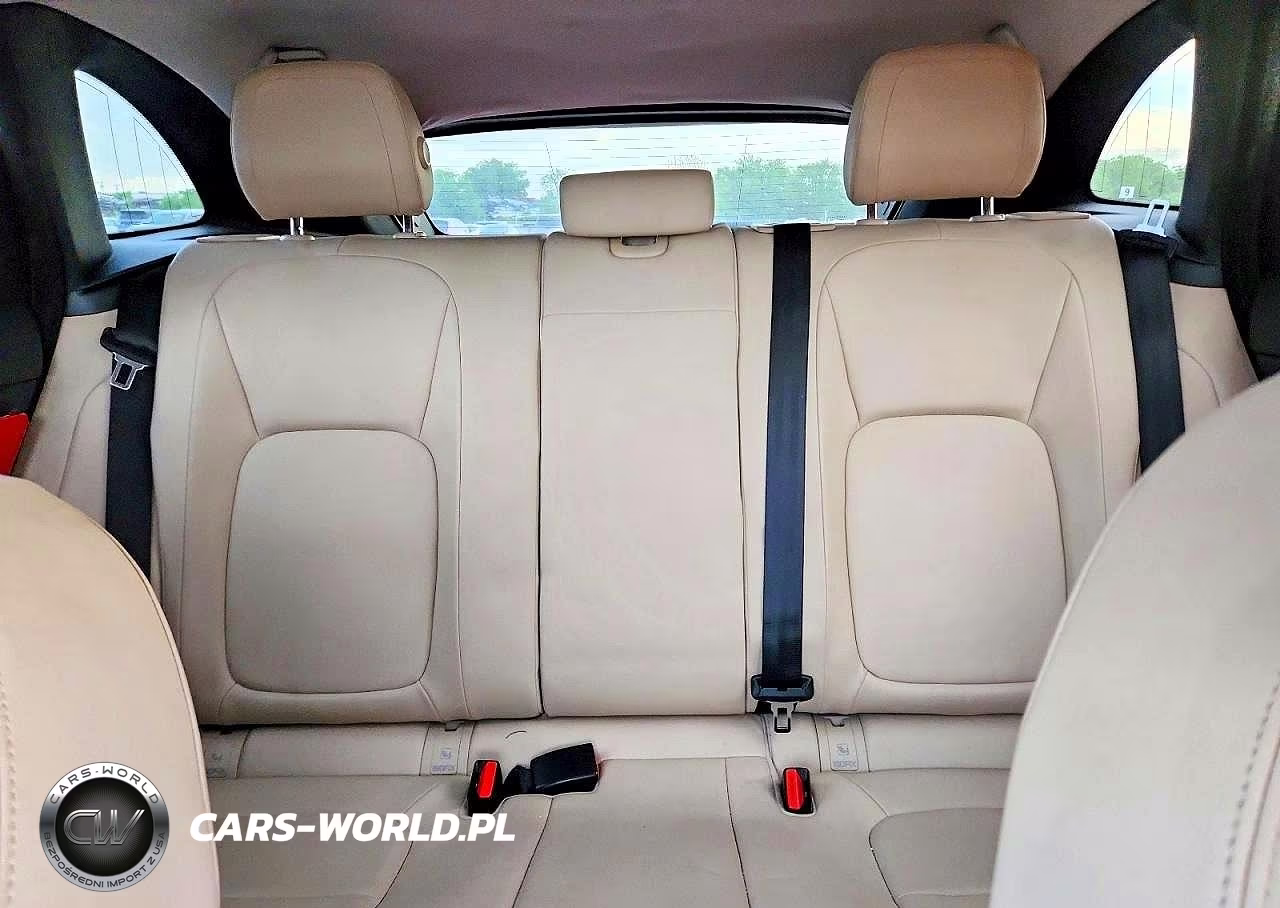 2018 Jaguar F-Pace Premium VIN:SADCJ2FX2JA266081 - 10