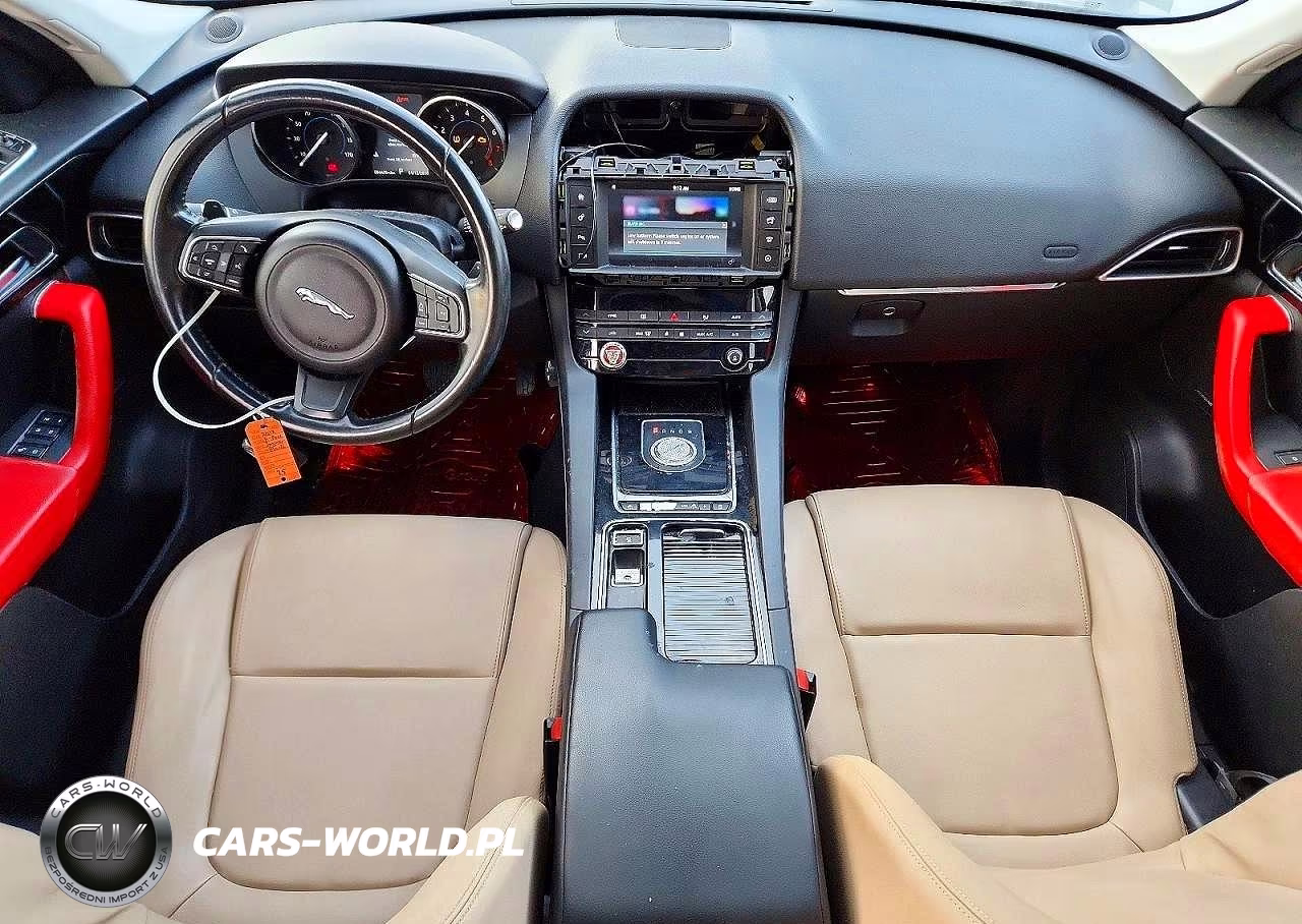2018 Jaguar F-Pace Premium VIN:SADCJ2FX2JA266081 - 8