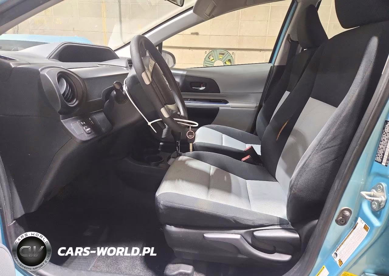 2013 Toyota Prius C VIN:JTDKDTB36D1031548 - 7