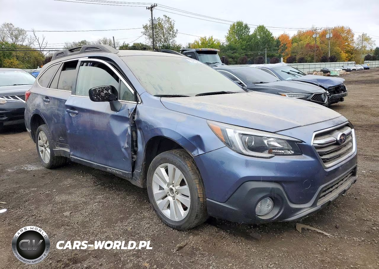 2018 Subaru Outback 2.5I Premium VIN:4S4BSACC9J3244983 - 4