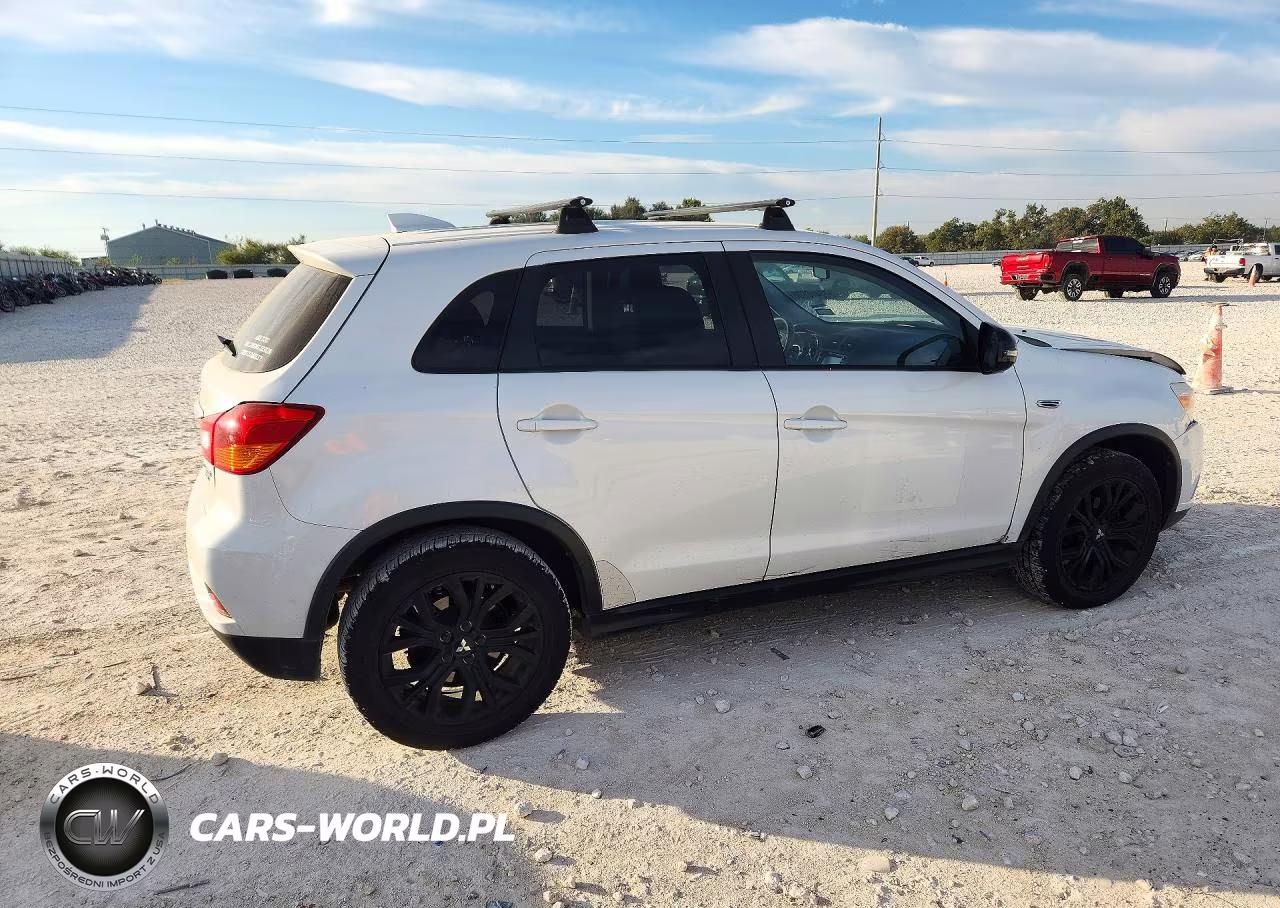 2018 Mitsubishi Outlander VIN:JA4AP3AU8JU005972 - 3