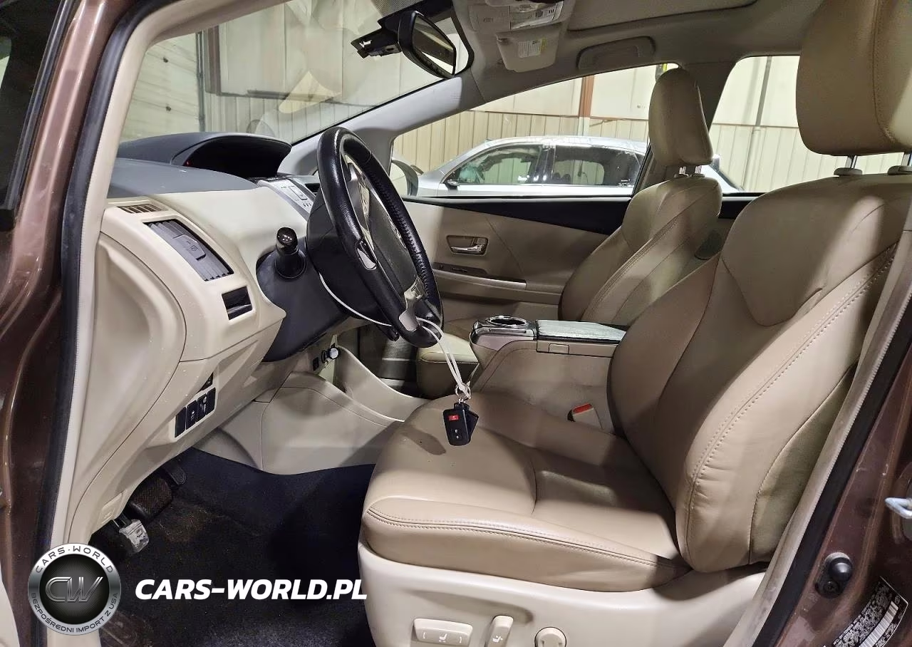 2017 Toyota Prius V Five VIN:JTDZN3EUXHJ060573 - 7