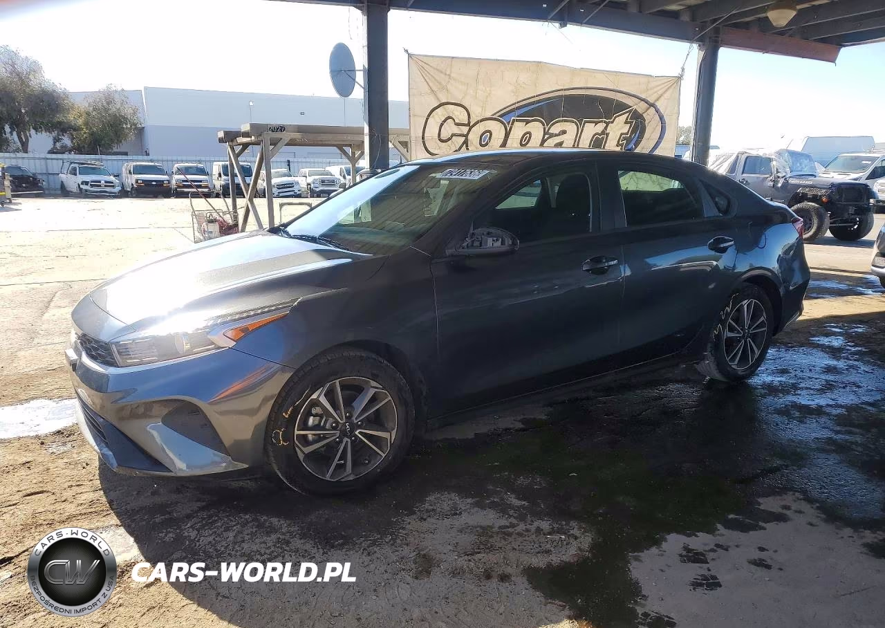 2024 Kia Forte Lxs