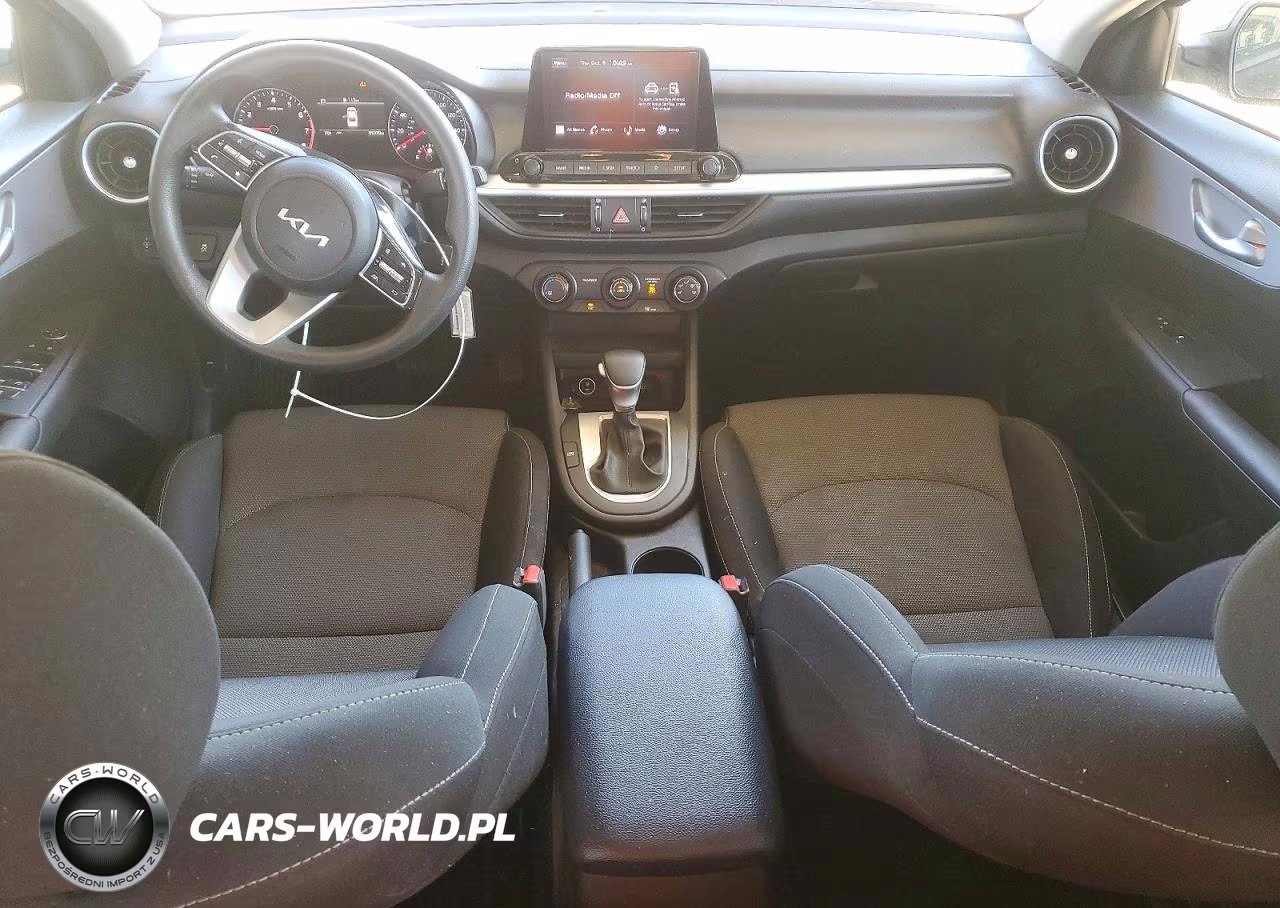 2024 Kia Forte Lxs VIN:3KPF24AD9RE768660 - 8