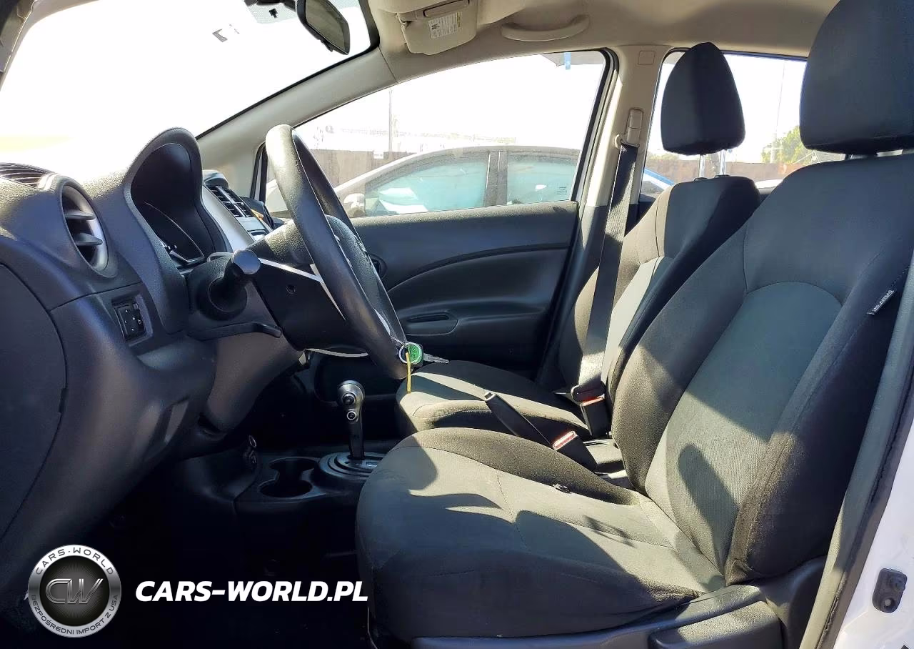 2018 Nissan Versa Note S VIN:3N1CE2CP0JL370651 - 7