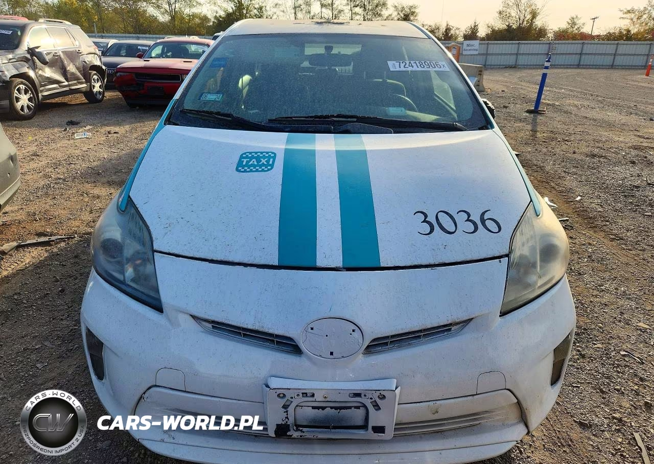 2013 Toyota Prius Two VIN:JTDKN3DU6D1680608 - 5