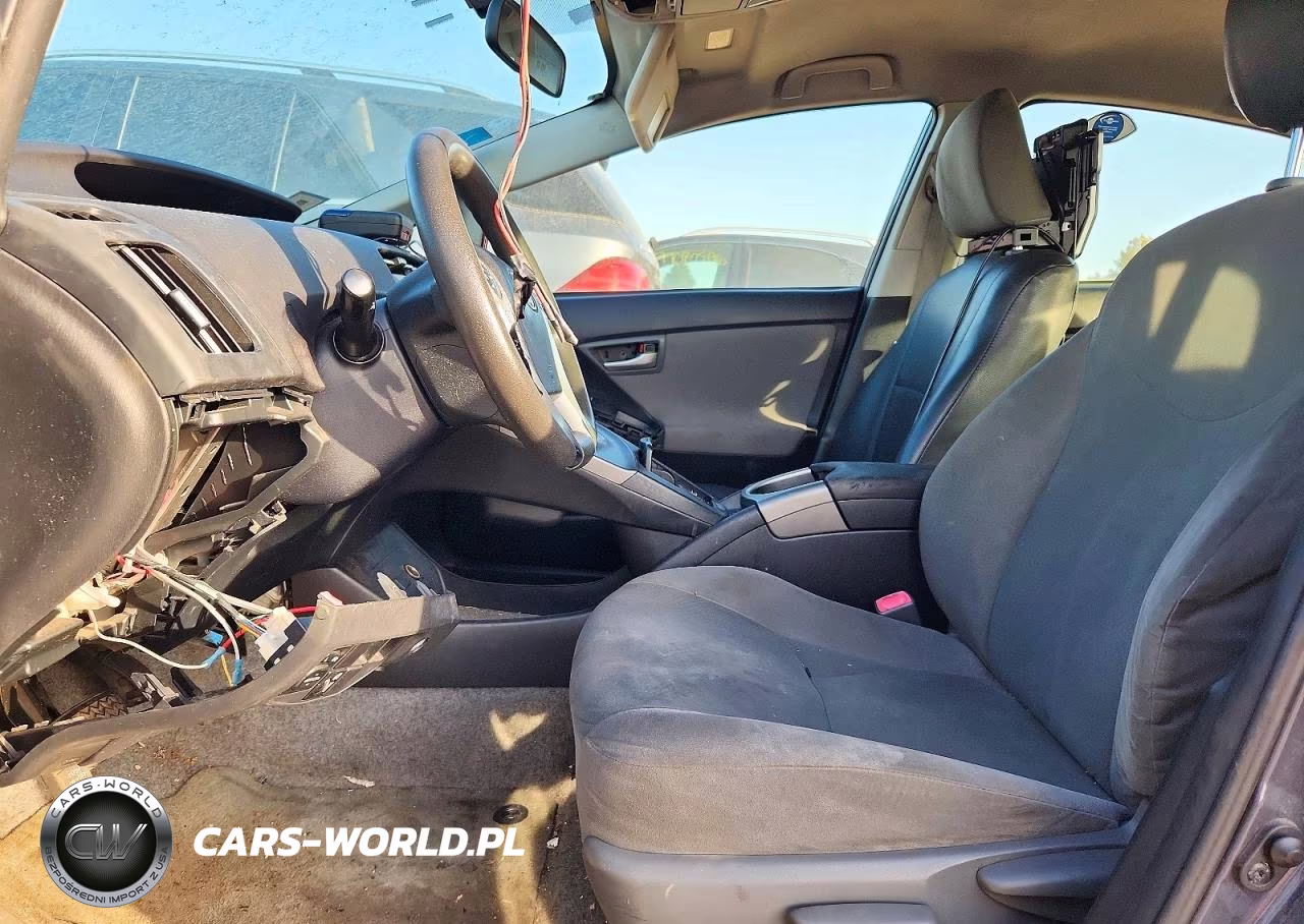 2013 Toyota Prius Two VIN:JTDKN3DU6D1680608 - 7