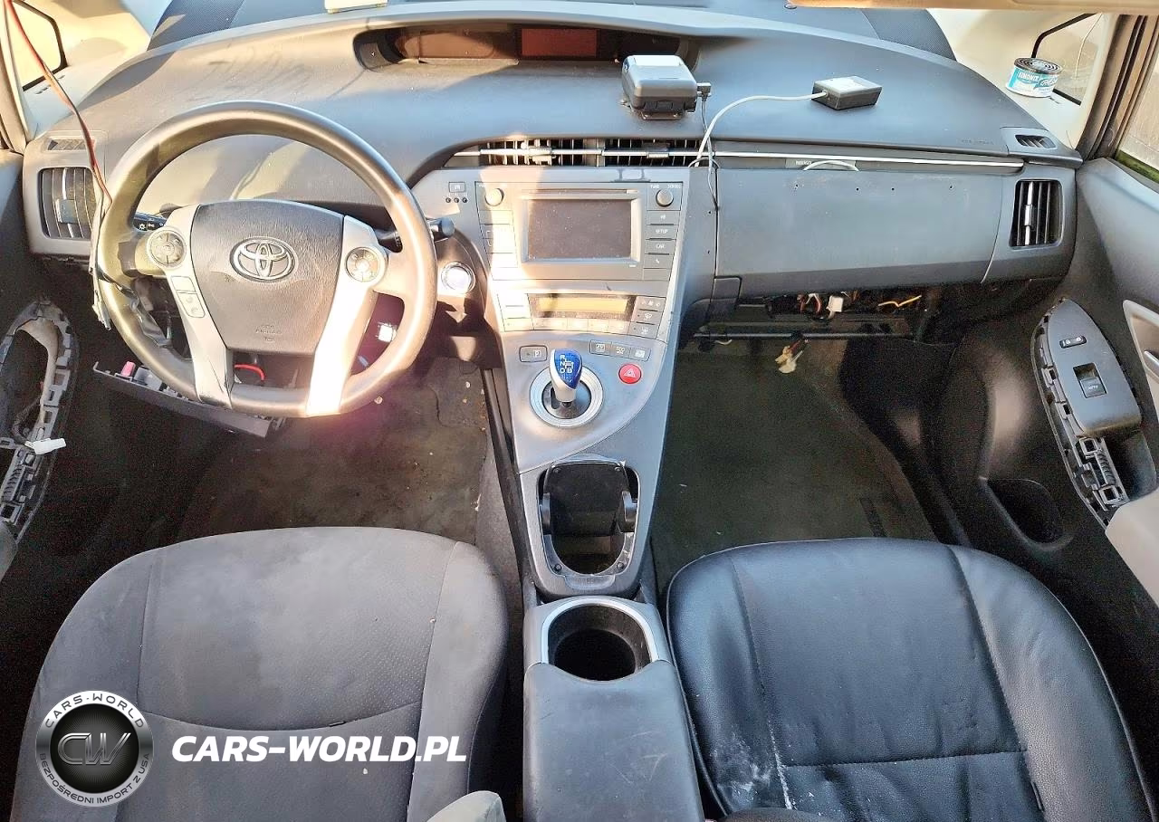 2013 Toyota Prius Two VIN:JTDKN3DU6D1680608 - 8