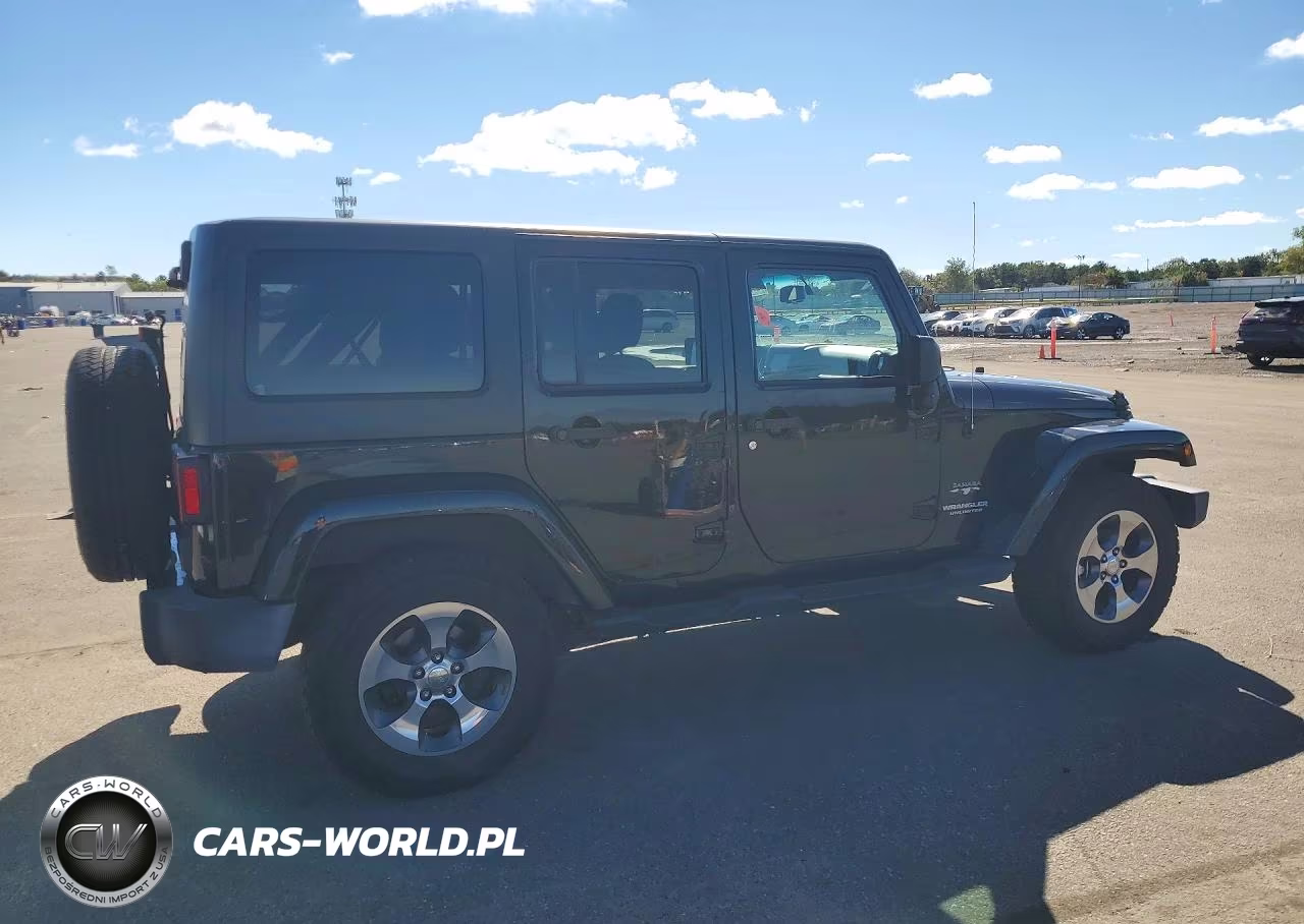 2016 Jeep Wrangler Unlimited Sahara VIN:1C4HJWEG8GL198649 - 3