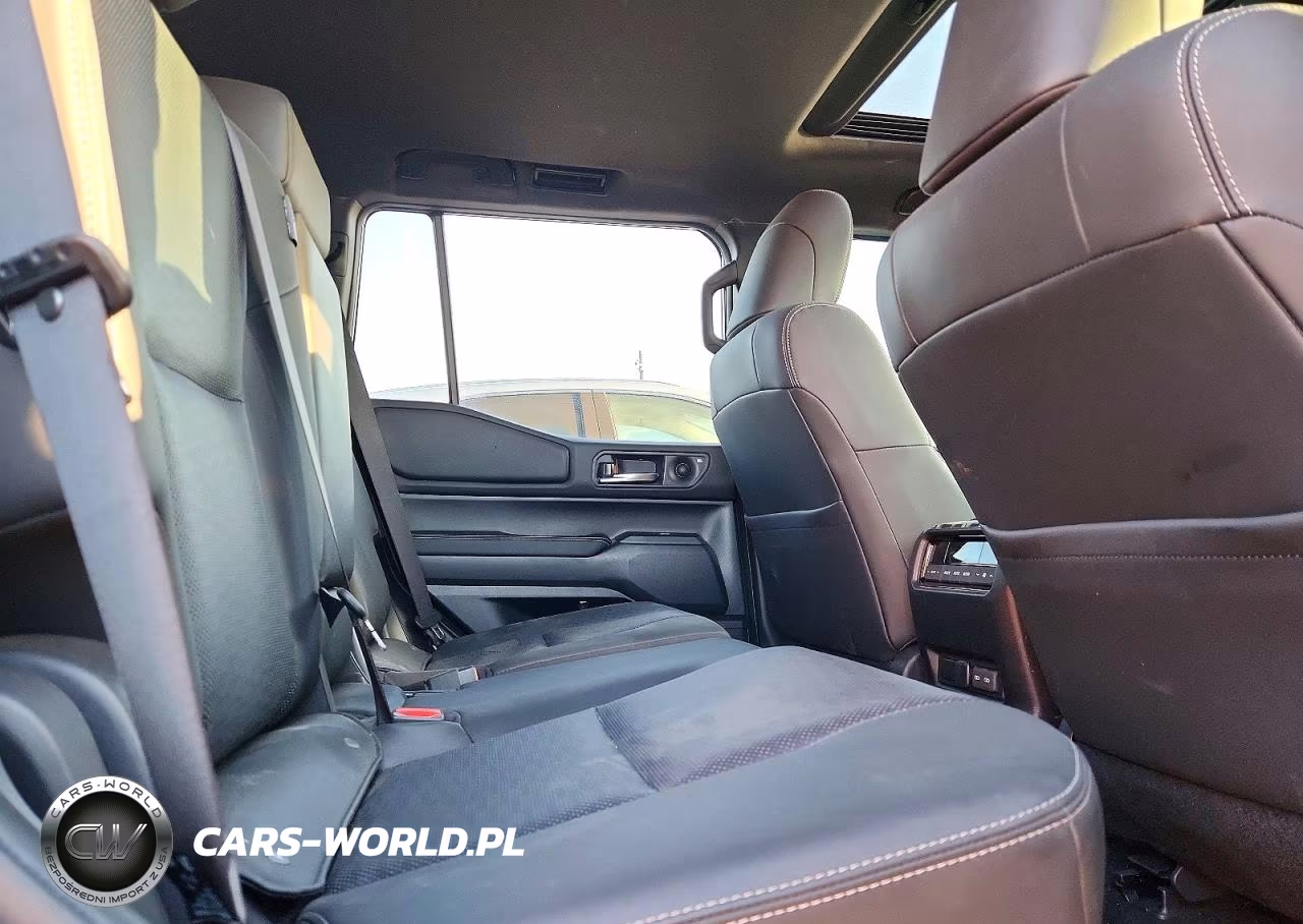 2025 Toyota Land Cruiser VIN:JTEABFAJ2S5014086 - 11