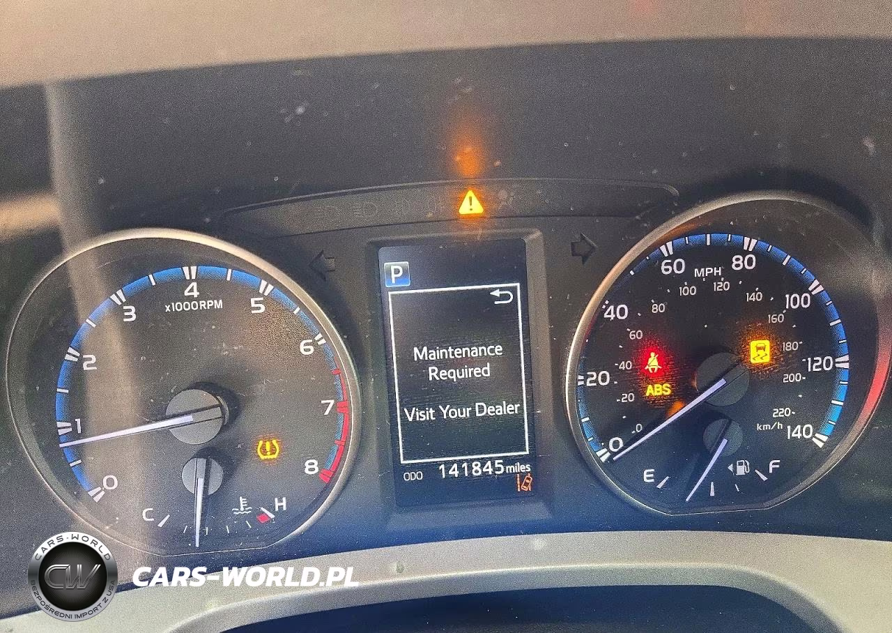 2018 Toyota Rav4 Le VIN:2T3ZFREV0JW450260 - 9