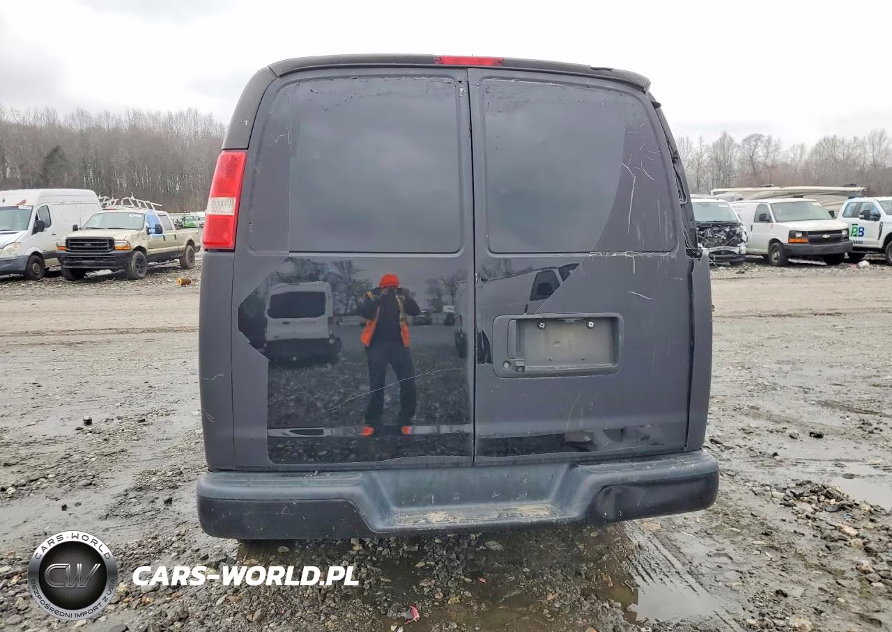 2019 Chevrolet Express 2500 Delivery Van VIN:1GCWGBFP4K1329870 - 6