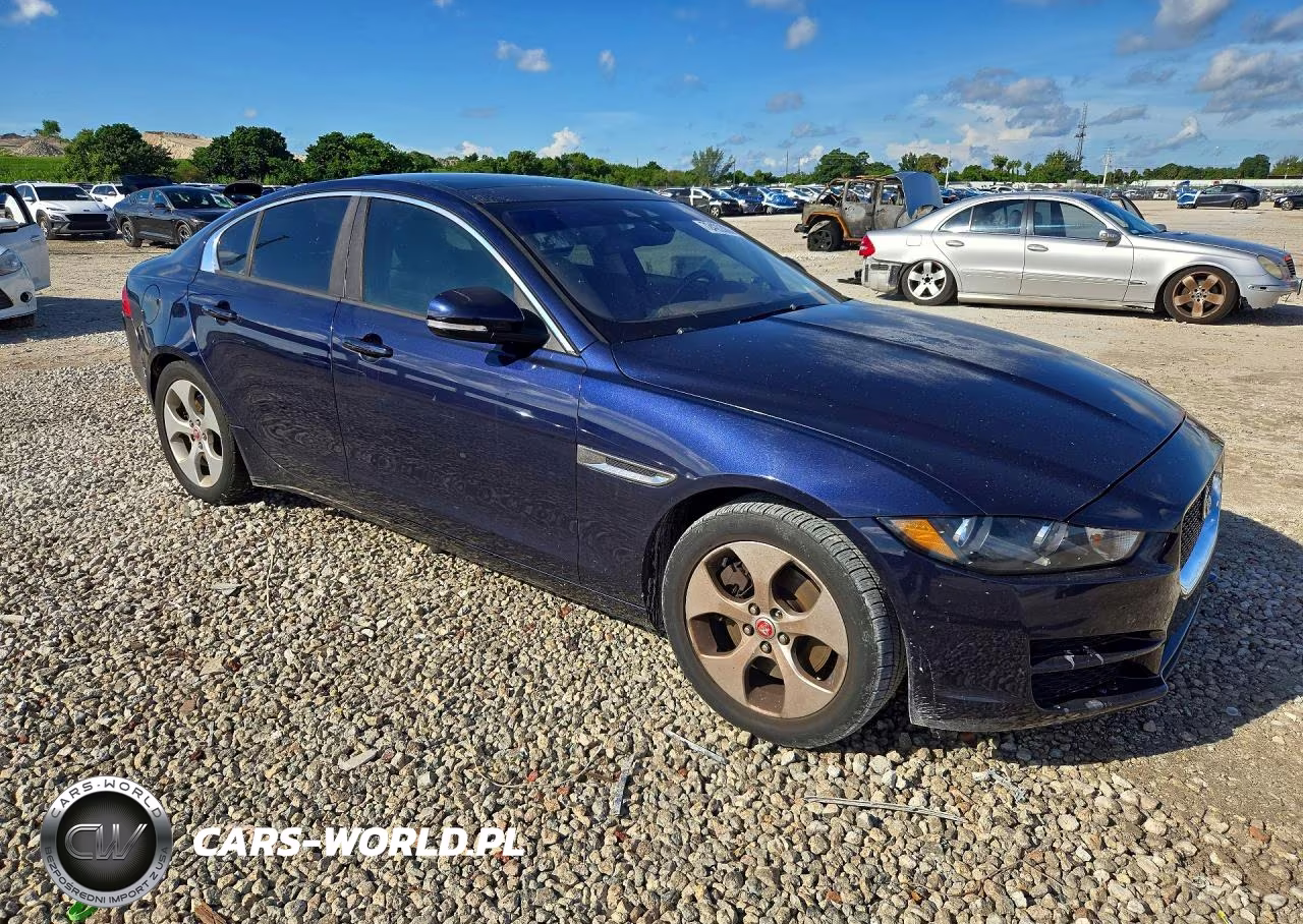 2017 Jaguar Xe VIN:SAJAR4BG5HA949238 - 4