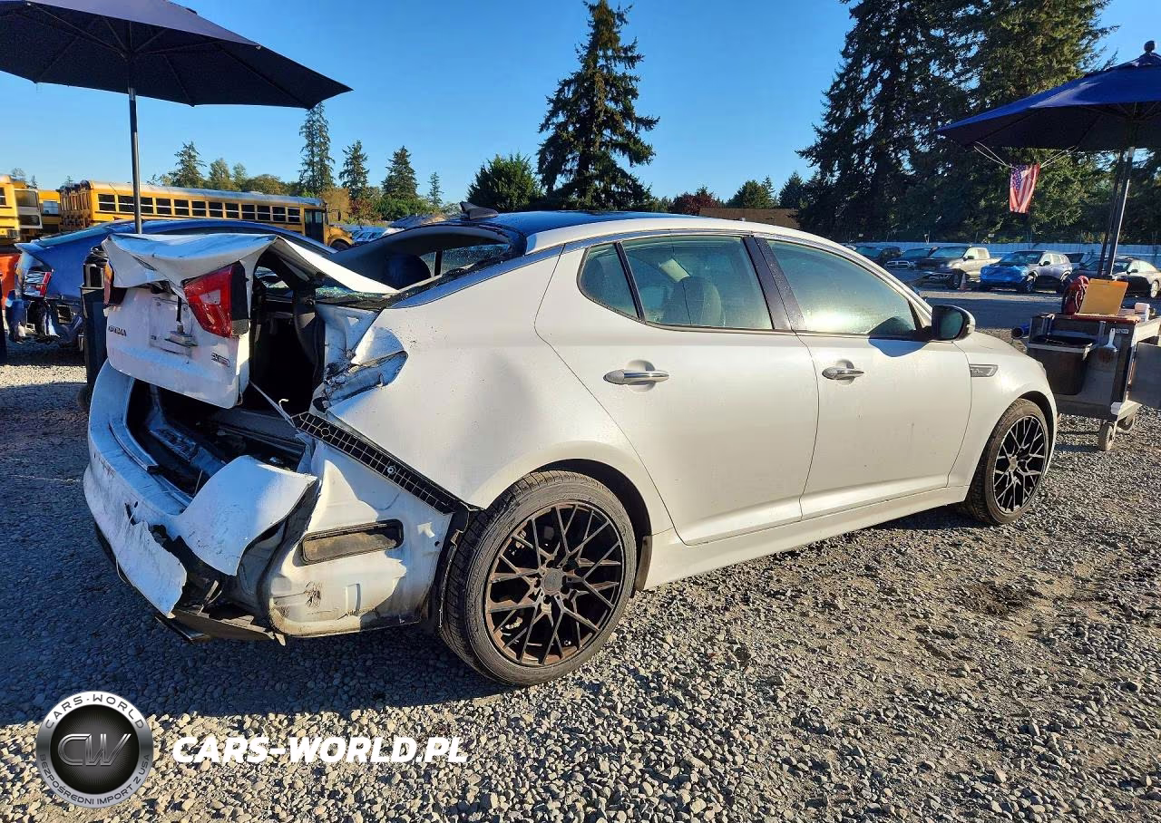 2015 Kia Optima VIN:5XXGR4A65FG489758 - 3