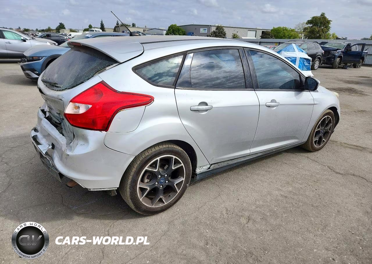 2012 Ford Focus Se VIN:1FAHP3K29CL429807 - 3