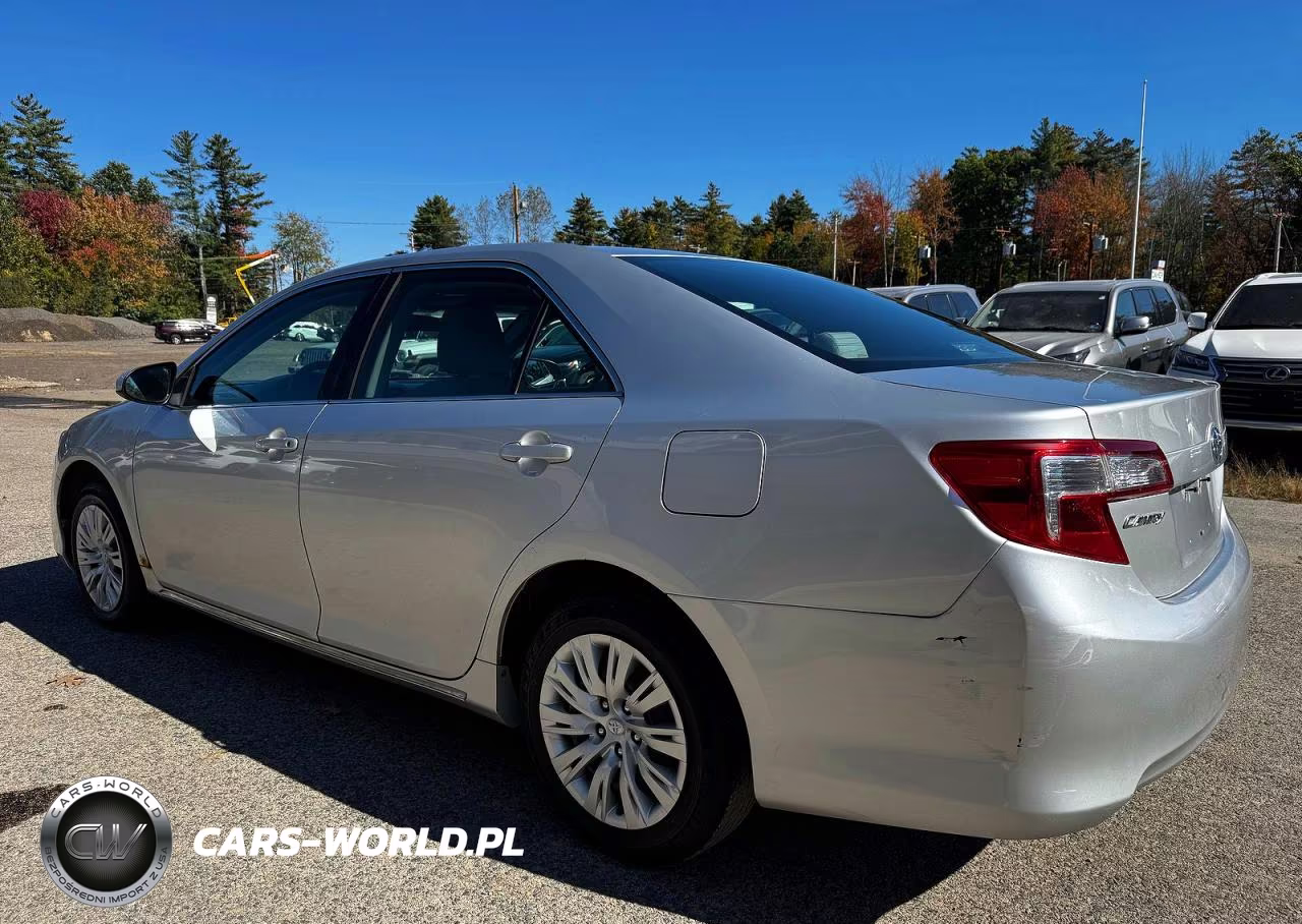 2013 Toyota Camry Le VIN:4T4BF1FK1DR335354 - 3