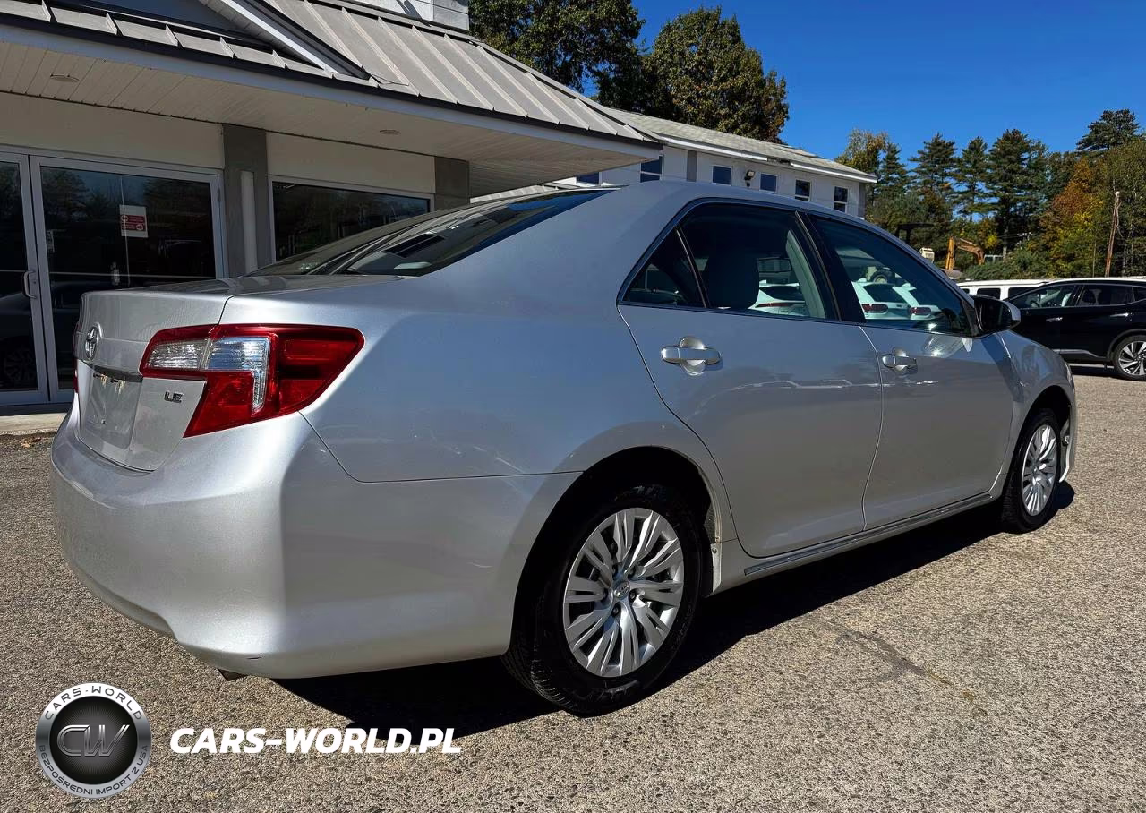 2013 Toyota Camry Le VIN:4T4BF1FK1DR335354 - 4