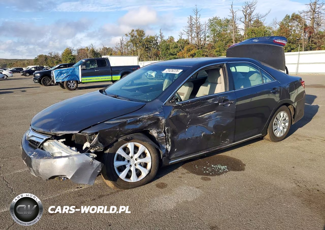 2012 Toyota Camry Le – zdjęcie 1 z 13