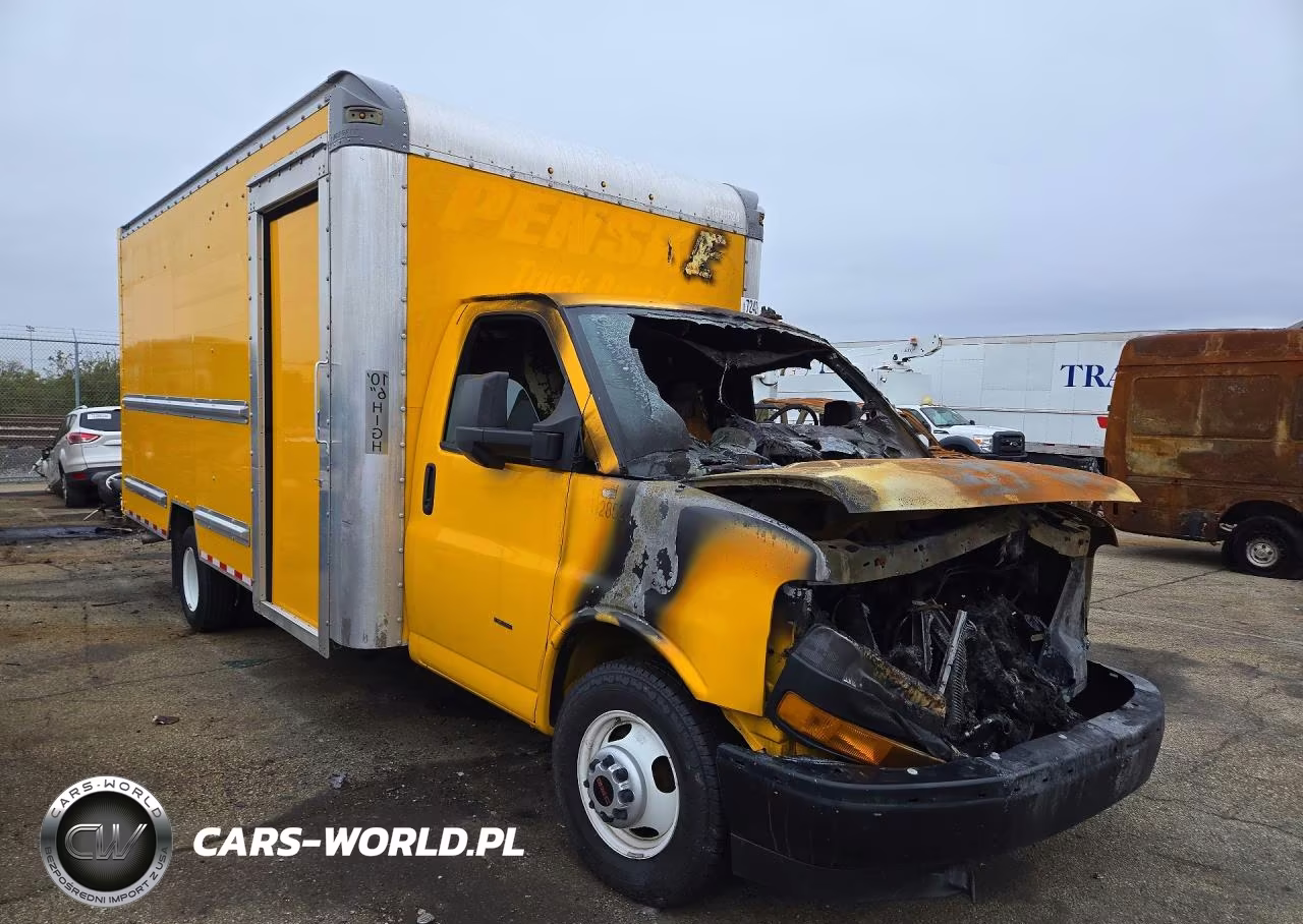 2023 GMC Savana Box Truck VIN:7GZ37TC72PN003243 - 4