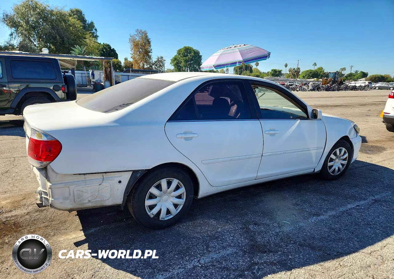 2006 Toyota Camry Le VIN:4T1BE32K66U647946 - 3