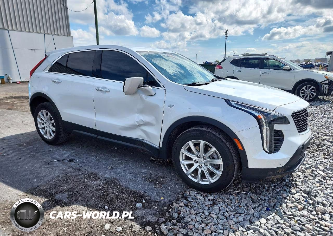 2023 Cadillac Xt4 Luxury VIN:1GYAZAR45PF110632 - 4